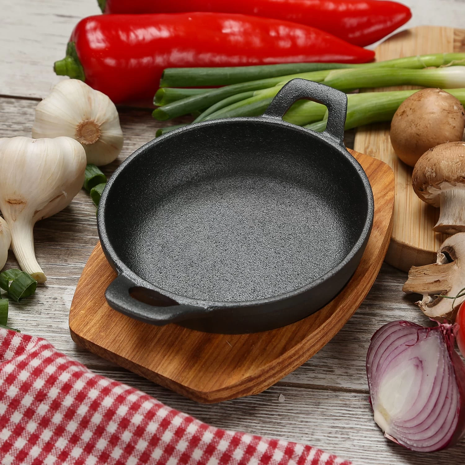 Servierpfanne Mit Holzuntersetzer In Schwarz - D: 12cm 7 Servierpfanne Mit Holzuntersetzer In Schwarz - D: 12cm – Bild 5